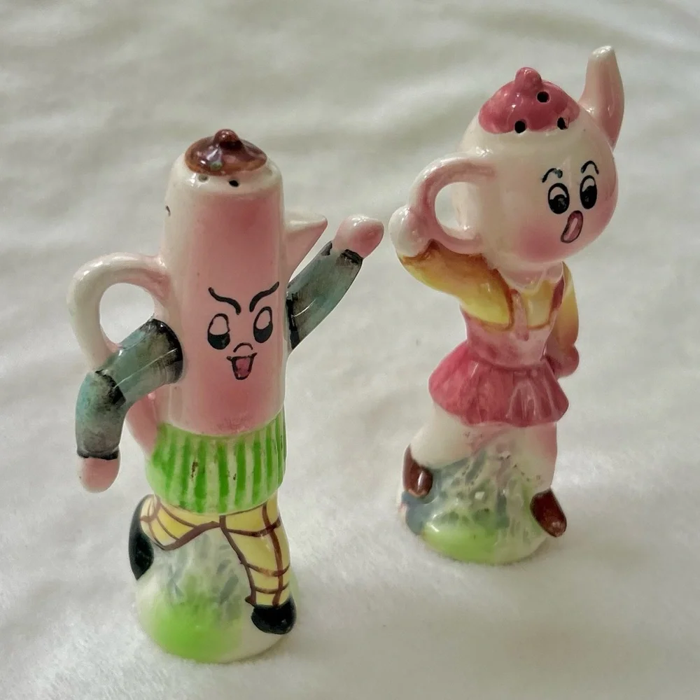 Vintage Salt Pepper Shakers Anthropomorphic Teapot Coffee Pot Ceramic Japan